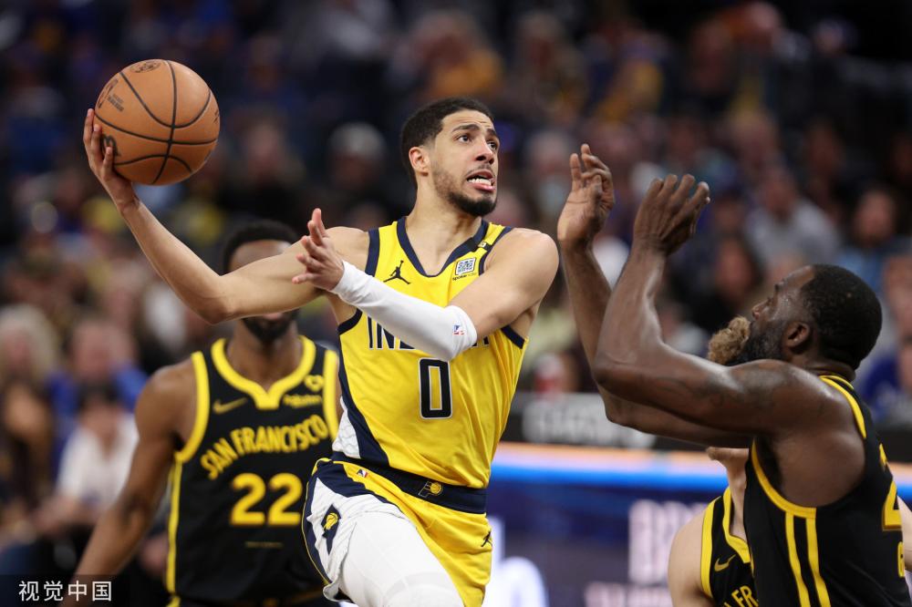 围坐在一起 围坐在一起