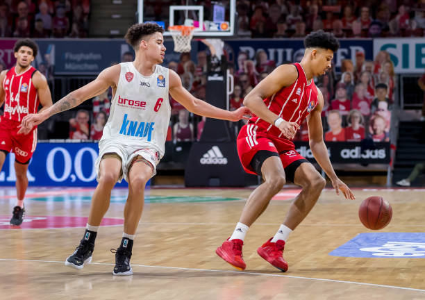 保持赛场上 保持赛场上