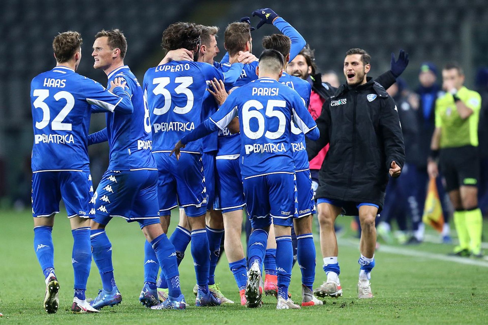 紧密防守与 紧密防守与